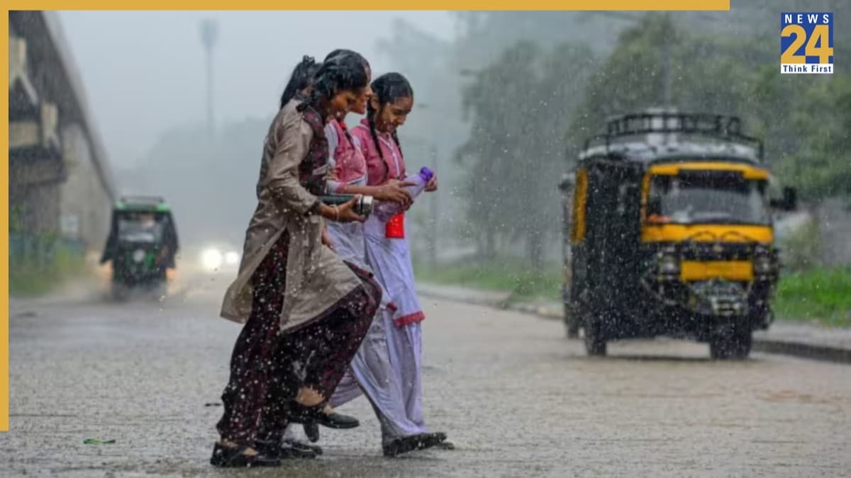 Winter Vacation 2025: यूपी समेत इन राज्यों में सर्दी की छुट्टियों का ऐलान, जानें कहां-कितने अवकाश?
