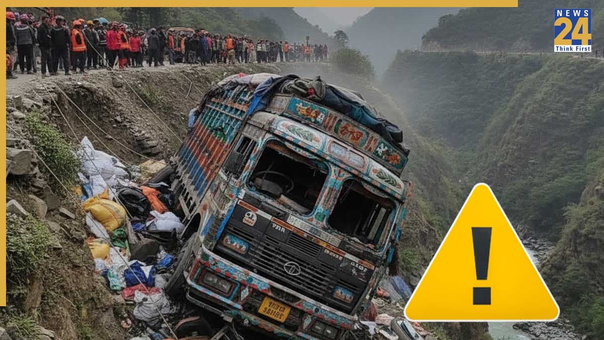 अरुणाचल प्रदेश में दिल दहलाने वाला हादसा, गहरी खाई में वाहन गिरने से 22 की मौत का अंदेशा, 13 शव बरामद