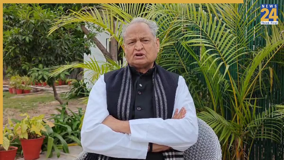 2010 में सुप्रीम कोर्ट ने जिस '100 मीटर' फार्मूले को खारिज किया, उसे 2024 में भाजपा सरकार ने क्यों ठहराया सही?: अशोक गहलोत