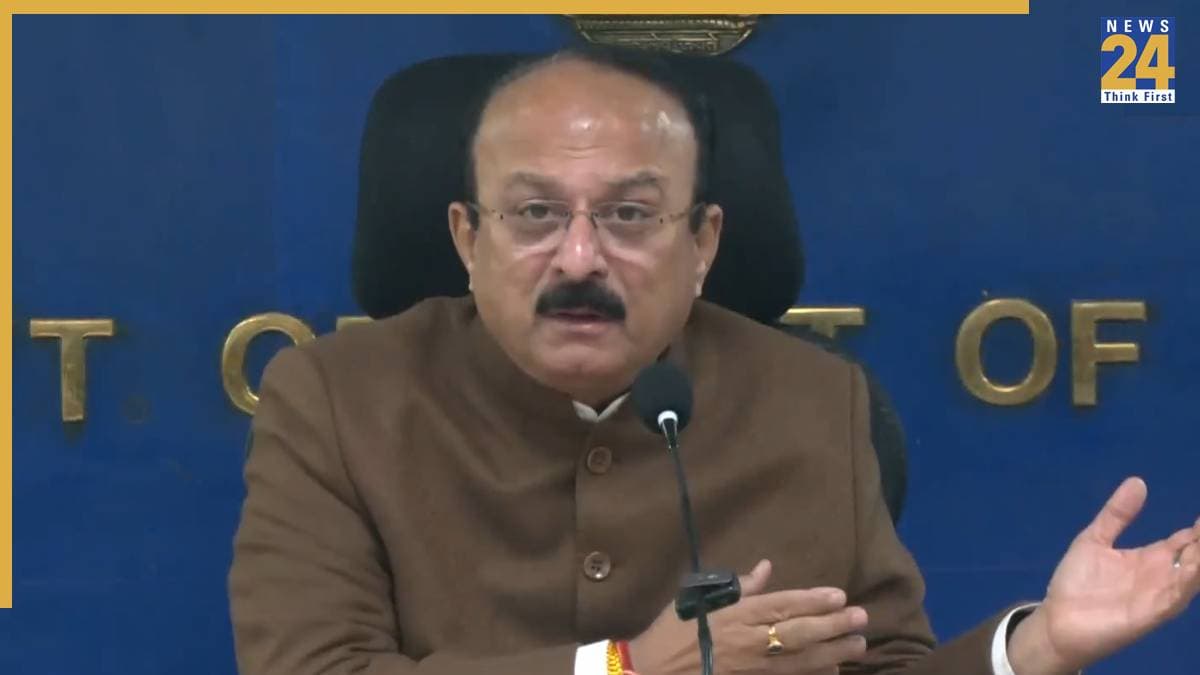 प्रदूषण पर दिल्ली सरकार का बड़ा ऐलान, सरकारी स्कूलों में लगाए जाएंगे 10 हजार एयर प्यूरीफायर