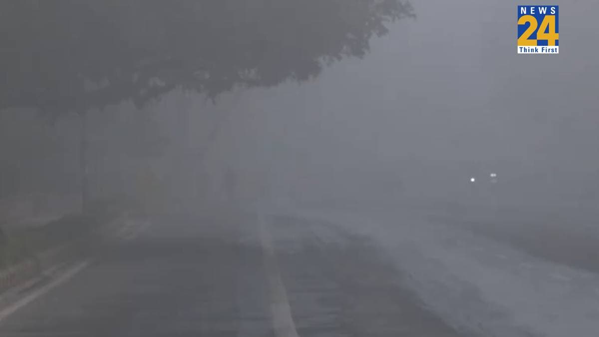 दिल्ली-NCR में बारिश का अलर्ट, घनी धुंध के साथ प्रदूषण का डबल अटैक, 25 इलाकों में AQI 400 से ज्यादा