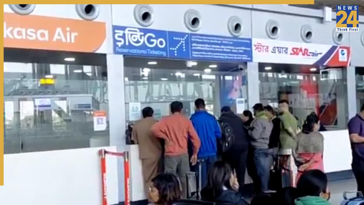 दिल्ली एयरपोर्ट से IndiGo की सभी 235 उड़ानें रद्द, यात्रियों में मची अफरा-तफरी, एयरलाइन ने दी सफाई