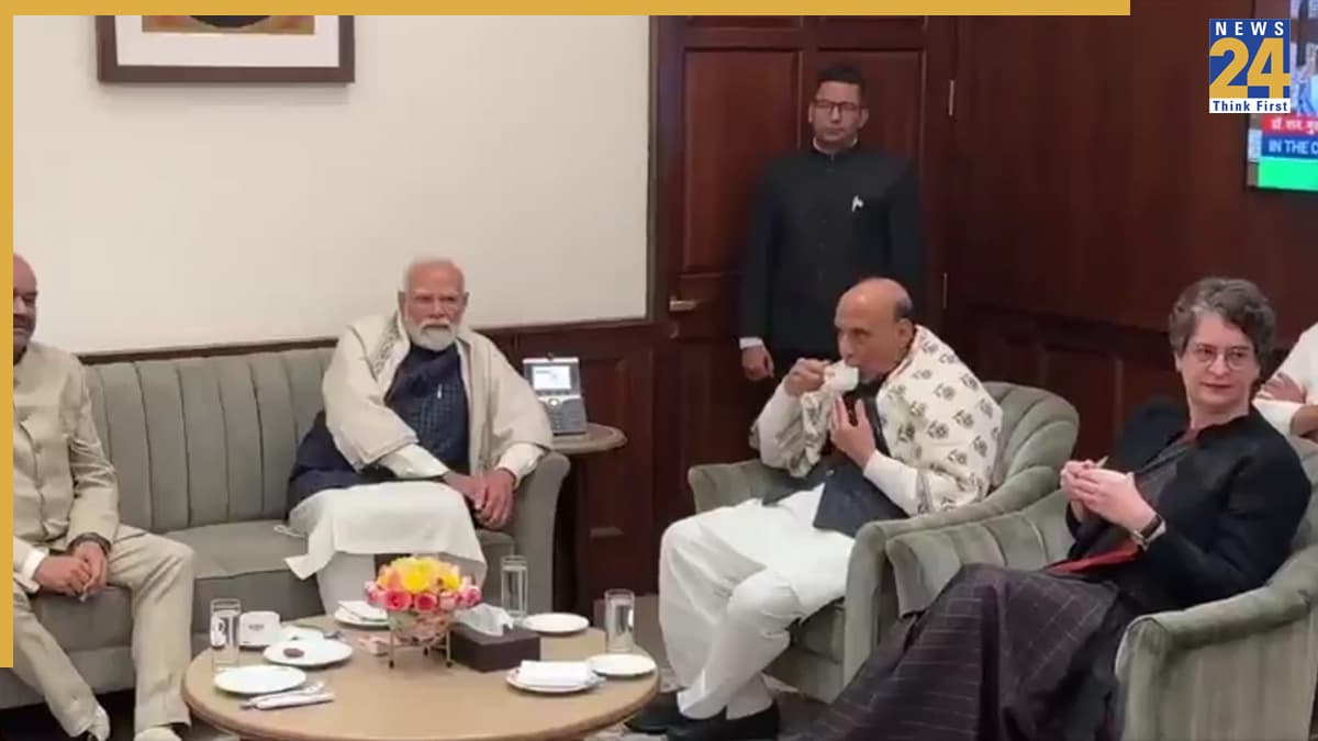 Parliament Winter Session: शीतकालीन सत्र स्थगित, पक्ष-विपक्ष ने ली एक साथ चाय की चुस्की… क्या संदेश दे गई ये 'चाय कैमिस्ट्री'?