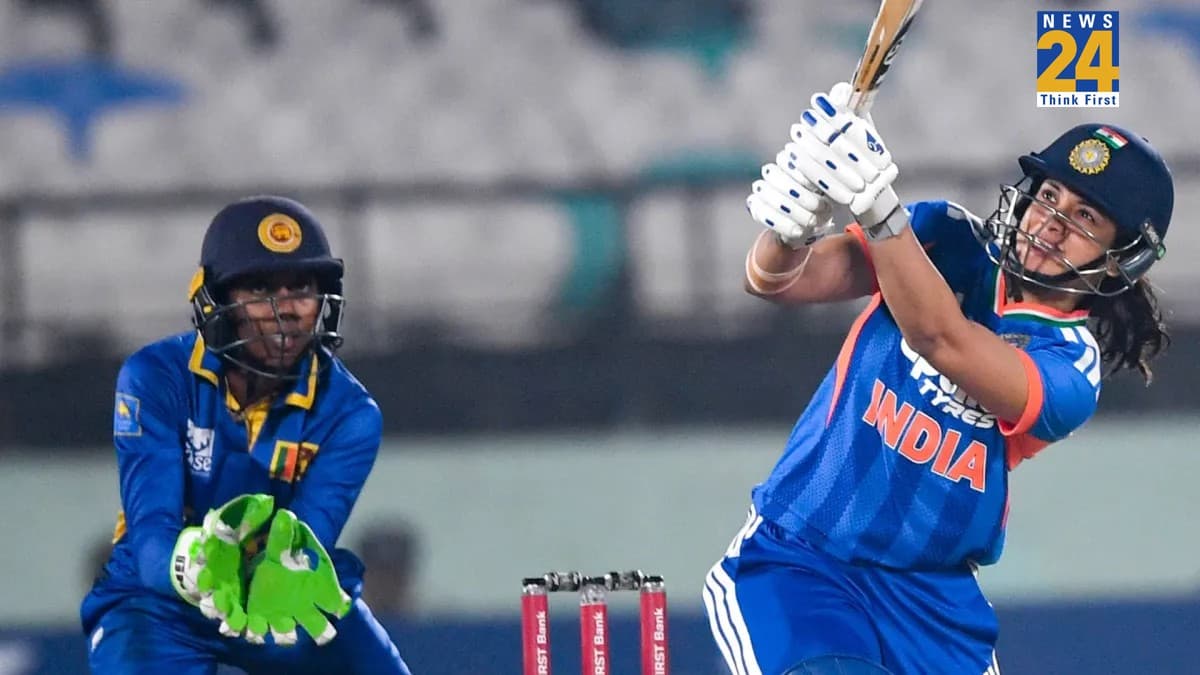 IND W vs SL W: स्मृति मंधाना ने बड़ा रिकॉर्ड किया अपने नाम, दिग्गजों की लिस्ट में हुईं शामिल 
