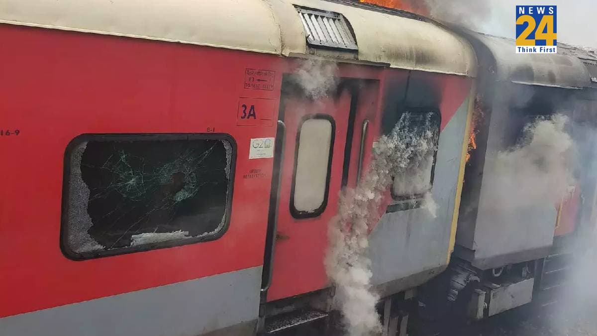आंध्र प्रदेश में बड़ा ट्रेन हादसा, झारखंड से केरल जा रही टाटा एर्नाकुलम एक्सप्रेस में लगी भयंकर आग