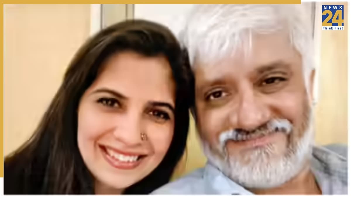 30 करोड़ की धोखाधड़ी का आरोप, मशहूर फिल्ममेकर के साथ बीवी के भी चर्चे