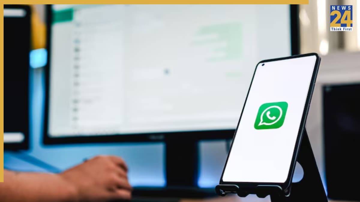 WhatsApp GhostPairing Scam: एक क्लिक में हैक हो सकती है आपकी पूरी चैट, बिना OTP-पासवर्ड, ऐसे रहें सेफ