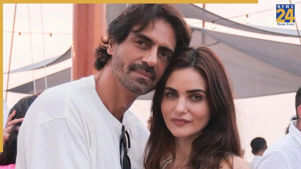 'धुरंधर' एक्टर अर्जुन रामपाल ने गर्लफ्रेंड संग की सगाई, जानें कौन हैं 'मेजर इकबाल' की मंगेतर ग्रैबिएला?