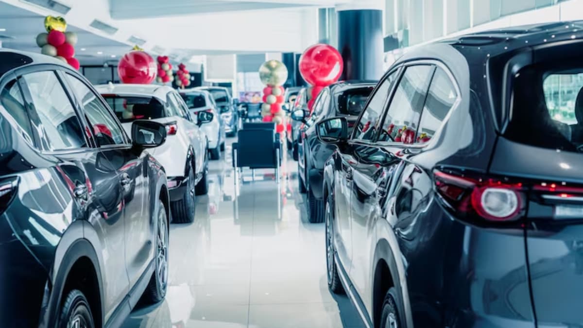 नए साल से पहले SUV खरीदारों की चांदी, Kia से Tata तक इन गाड़ियों पर मिल रहा लाखों का डिस्काउंट