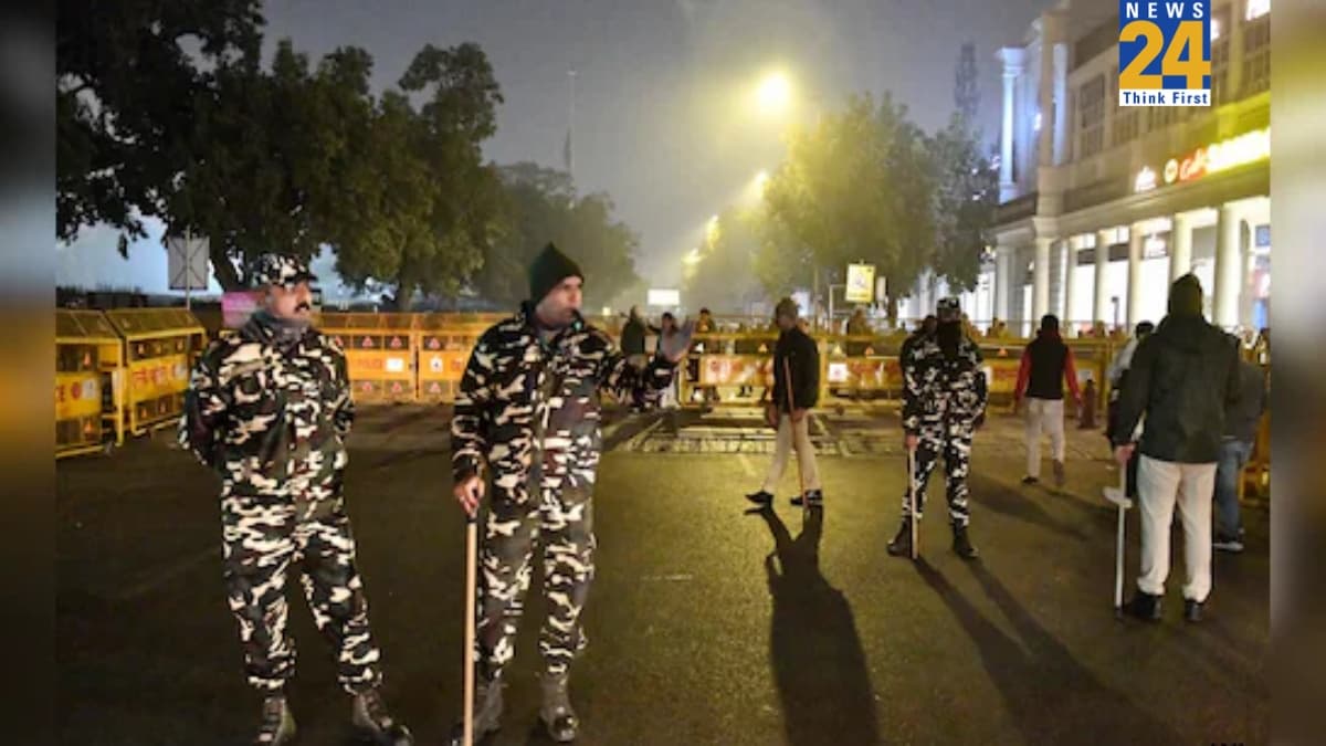 नए साल पर दिल्ली में तैनात रहेंगे 2500 पुलिसकर्मी, कनॉट प्लेस सर्कल में सिर्फ इन गाड़ियों को मिलेगी एंट्री