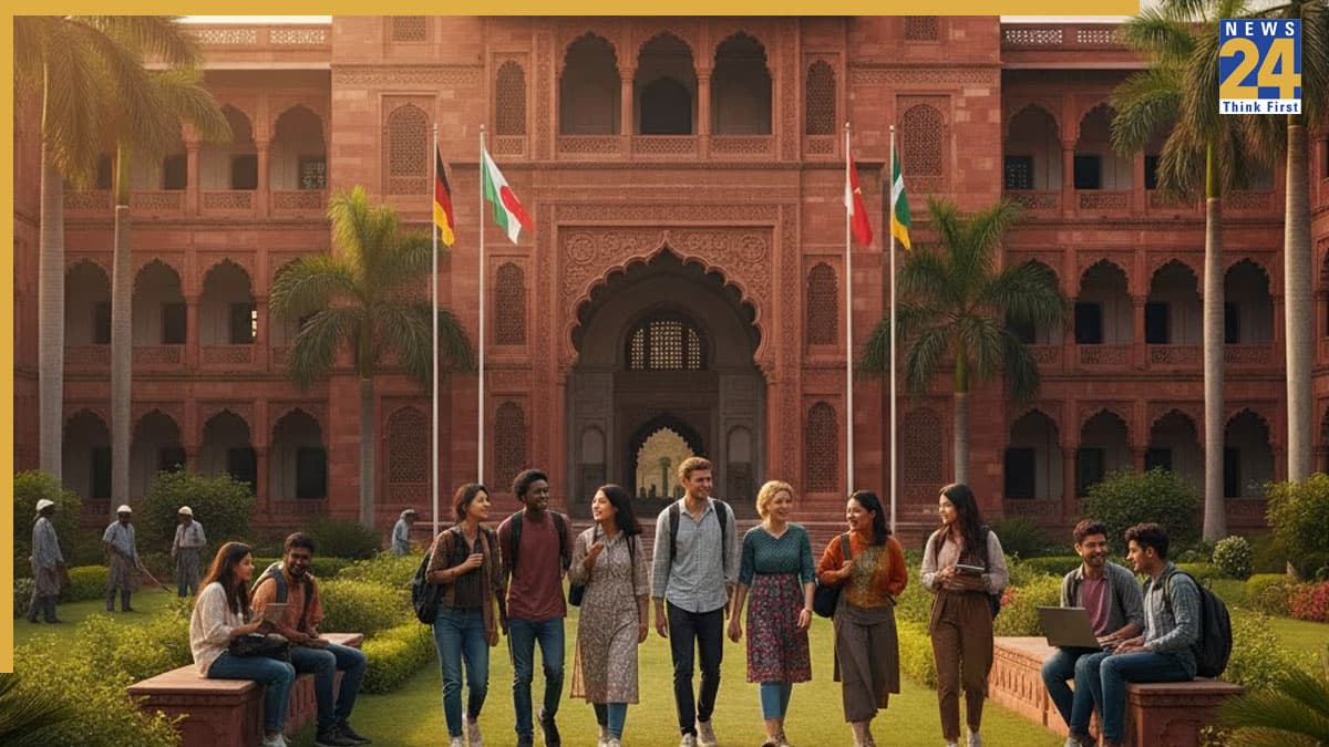 भारत में पढ़ते हैं 200 देशों के 72 हजार विदेशी छात्र : सरकार ने राज्यसभा में बताया