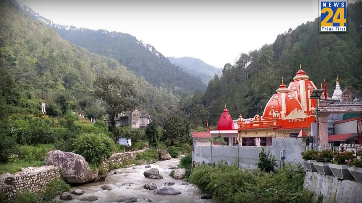 न्यू ईयर को लेकर कैंची धाम में भक्तों की भारी भीड़, ट्रैफिक पुलिस ने मंदिर के लिए डायवर्ट किया रूट, जानें कैसे पहुंचे