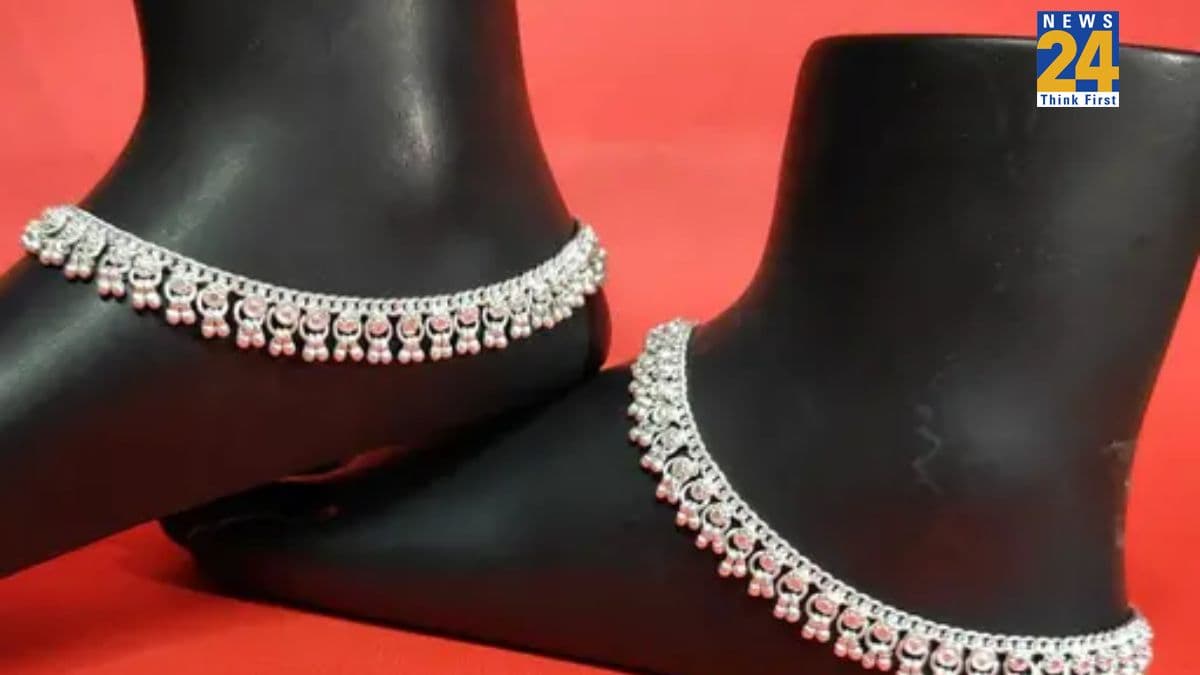 Silver Rate Today: चांदी में तूफानी तेजी, एक द‍िन में 17145 रुपये बढ़ी, कीमत 2.40 लाख के पार