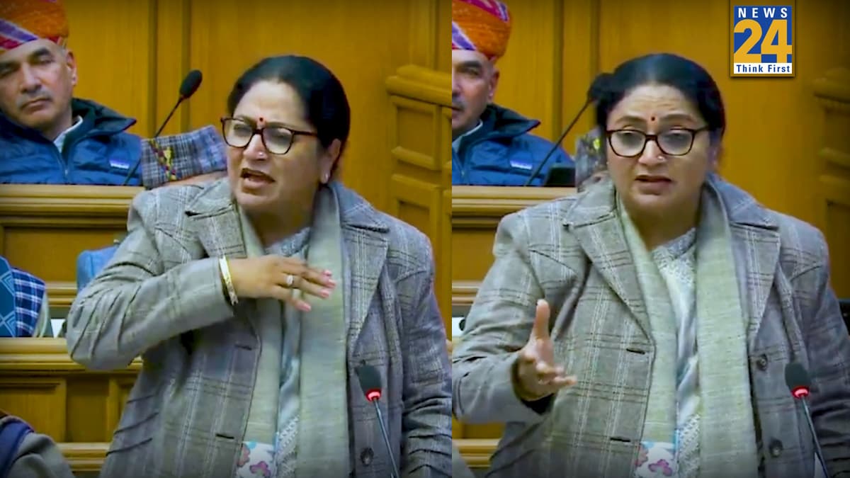 CM Rekha gupta emotional
