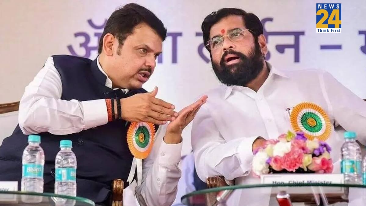 वर्ली डोम में महायुति का जोरदार आगाज, CM फडणवीस का दावा- 'मुंबई का अगला मेयर मराठी होगा और हिंदू होगा'