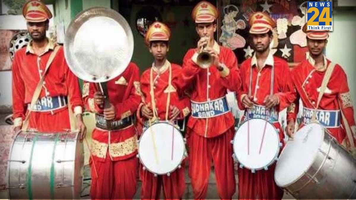 बैंड-बाजा और DJ बजाया तो हुक्कापानी बंद, मथुरा में जारी हुआ नया फतवा, परिवार का भी होगा बहिष्कार
