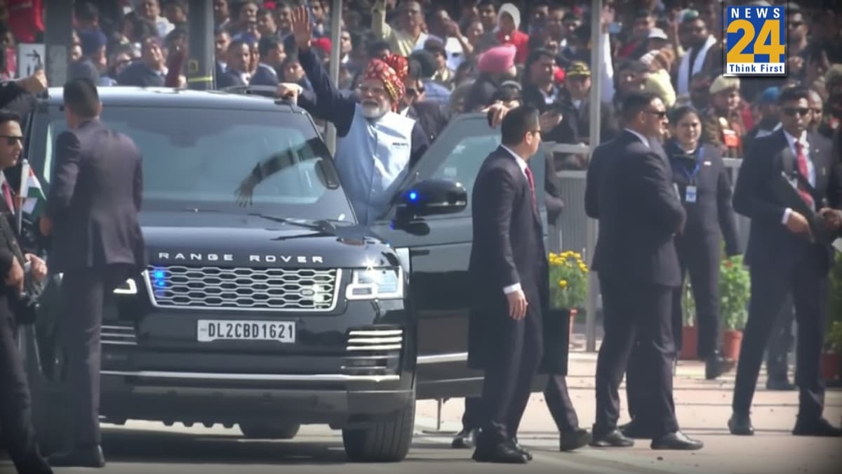 Republic Day 2026: गणतंत्र दिवस पर दिखी PM मोदी की 'सुपर सेफ' Range Rover, खूबियां जानकर चौंक जाएंगे