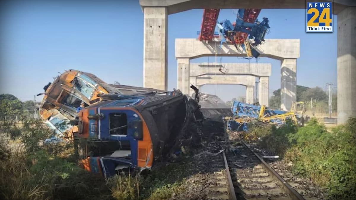 नीचे से जा रही थी ट्रेन, ऊपर से गिर गई विशालकाय क्रेन, थाईलैंड में 22 की मौत