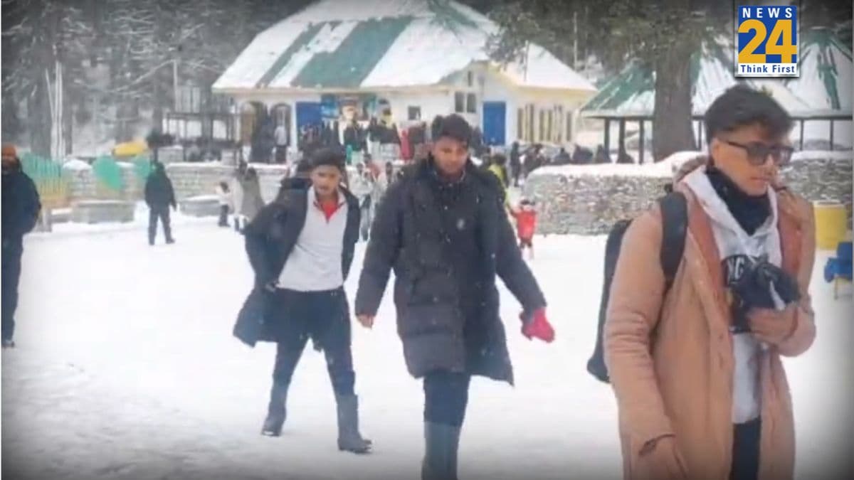साउथ कश्मीर में सुरक्षा कड़ी: आतंकवादियों की तलाश के बीच ऊंचाई वाले इलाकों में ट्रेकिंग पर रोक