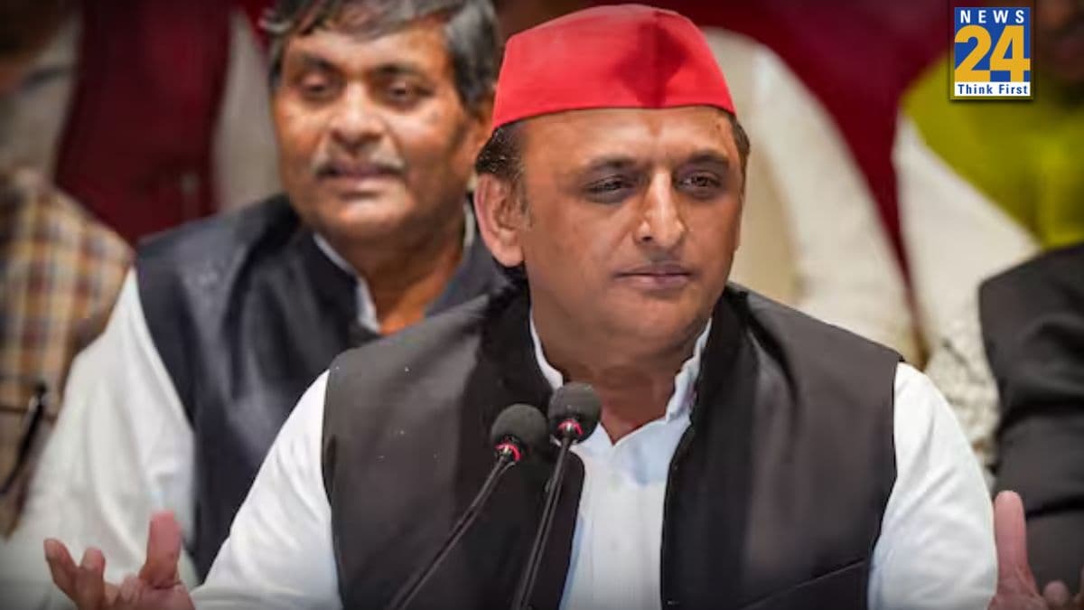 अखिलेश सरकार में व्हाट्सअप पर लीक हुआ था UPPSC का पेपर, योगी सरकार में आई प्रतियोगी परीक्षाओं में पारदर्शिता