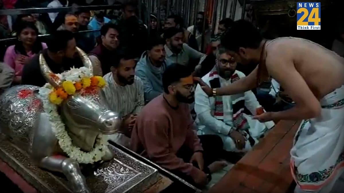 इंदौर वनडे से पहले बाबा महाकाल की शरण में टीम इंडिया, विराट कोहली ने भस्म आरती में टेका माथा
