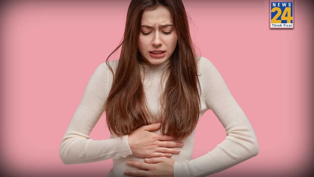 महिलाओं के बीच तेजी से फैल रही PCOS बीमारी! यह आम लक्षण देते हैं समस्या का बड़ा संकेत