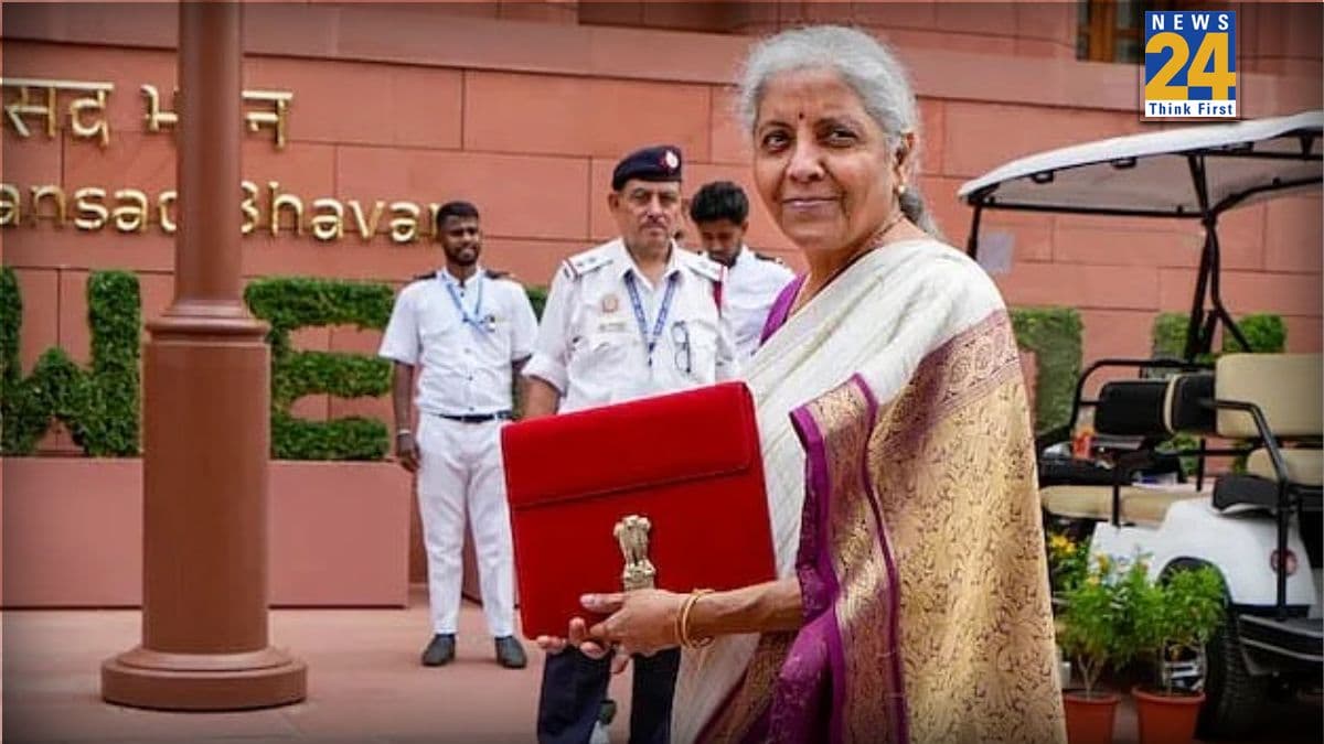 Budget 2026: राष्ट्रपति से मुलाकात से लेकर दही चीनी खिलाने तक, जानें क्या-क्या है बजट-डे की परंपरा?