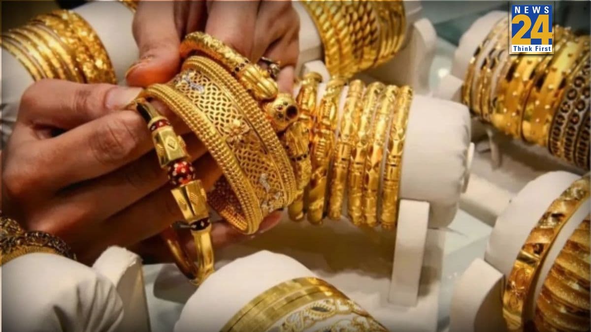 Gold-Silver Rate: डॉलर की कमजोरी ने आज भी बढ़ाया सोने-चांदी का दाम, चेक करें भाव