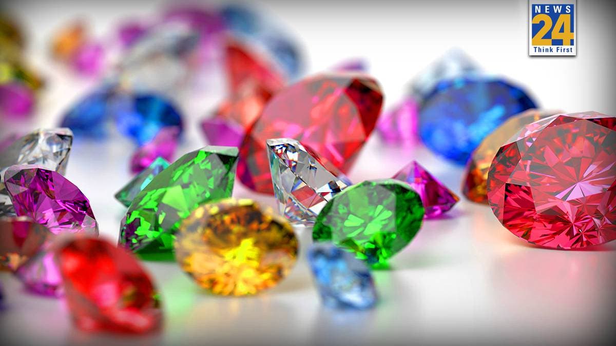 Gemstone Wearing Rules: रत्नशास्त्र के अनुसार कौन-से रत्न एक साथ पहनना है नुकसानदेह, जानें ज्योतिषीय नियम