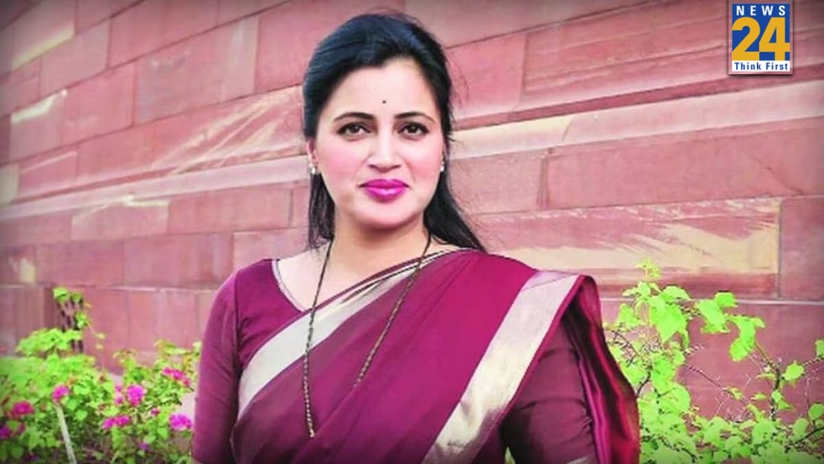 'बाबा सिद्दीकी की तरह कर देंगे हत्या...', BJP नेता नवनीत राणा को फिर मिली जान से मारने की धमकी