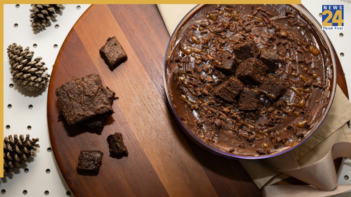 Chocolate Day 2026 Special Breakfast: मिनटों में बनाएं क्रीमी चॉकलेट पुडिंग, दिन की शुरुआत होगी मिठास और खुशियों से
