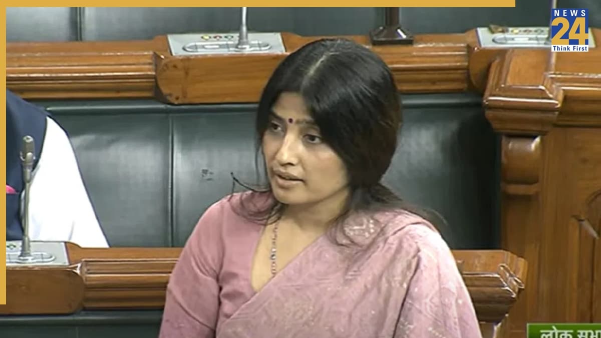 संसद में किन लोगों का बंद होता है माइक? डिंपल यादव ने बताई स्पीकर के खिलाफ महाभियोग की वजह