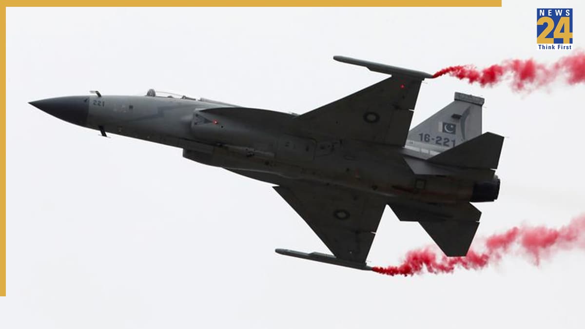 दुनिया को लड़ाकू विमान JF-17 बेचने निकला कंगाल पाकिस्तान, कई देश खड़े कतार में; पर बनाने के पैसे ही नहीं
