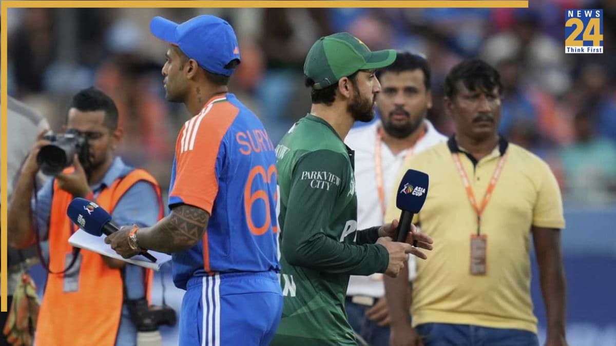 भारत-पाकिस्तान 'नो हैंडशेक' पर गहराया विवाद, इस दिग्गज ने बताया ड्रामा, जेस्चर पर उठाए सवाल