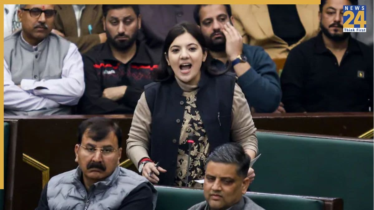 J&K विधानसभा में अनोखा नजारा! BJP विधायक उड़ा रही थीं बजट की धज्जियां, NC विधायक ही कर रहे थे तारीफ
