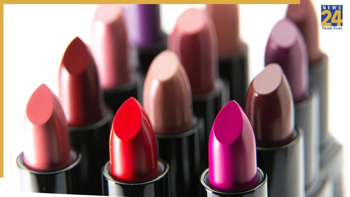 Lipstick पर अगर लिखे दिखें ये 2 शब्द, तो तुरंत फेंक दें! वरना शरीर में पहुंच सकता है जहर