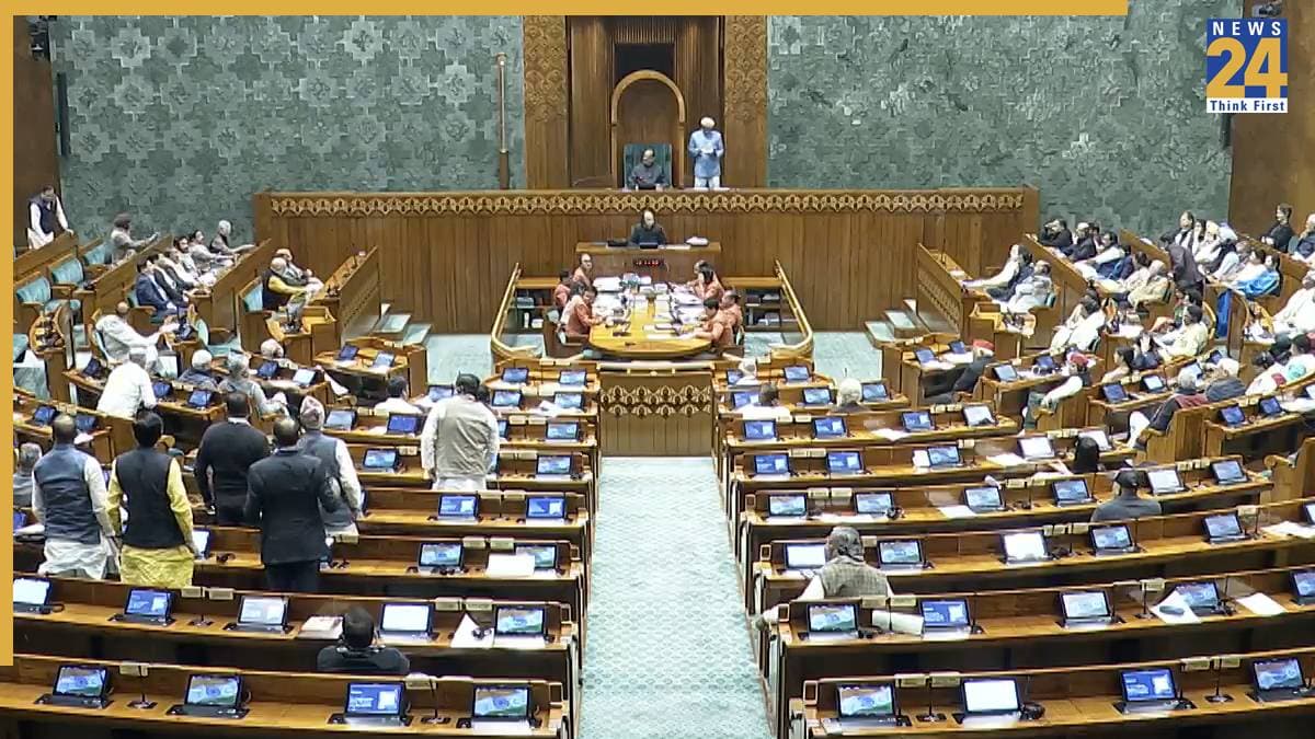 Explainer: संसद में सांसदों को लेकर क्या हैं नियम, क्यों किए जाते निलंबित और क्या-कितनी मिलती है सजा‌?