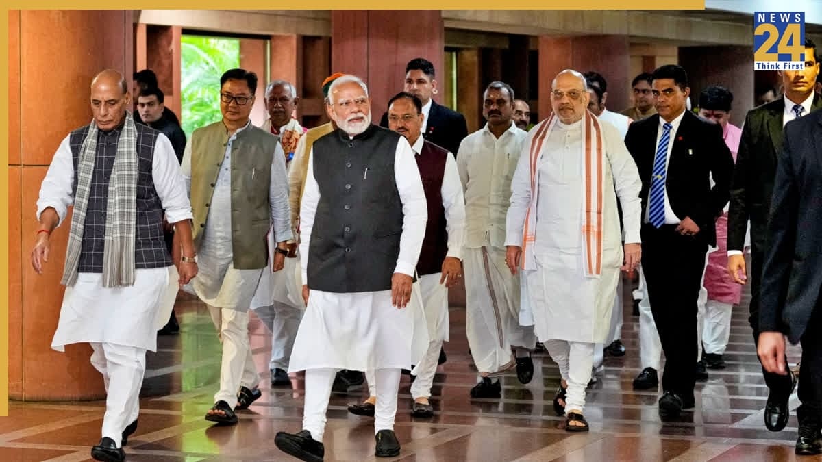 भारत-अमेरिका ट्रेड डील के बाद NDA बैठक में मना जश्न, PM मोदी ने अपने सांसदों दी खास नसीहत