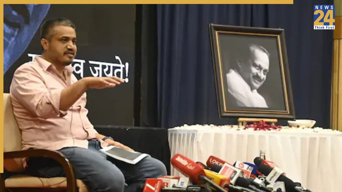 'ओह शिट' और 1 मिनट का रहस्य… अजित पवार के प्लेन क्रैश को भतीजे रोहित पवार ने बताया 'साजिश'!