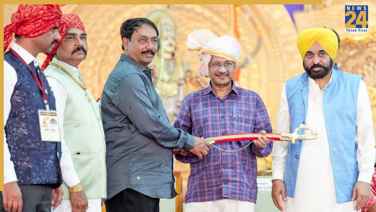 गुजरात समेत देश भर में कोली समाज के लोग समाजिक कार्यों को करने में सबसे आगे रहते हैं- केजरीवाल