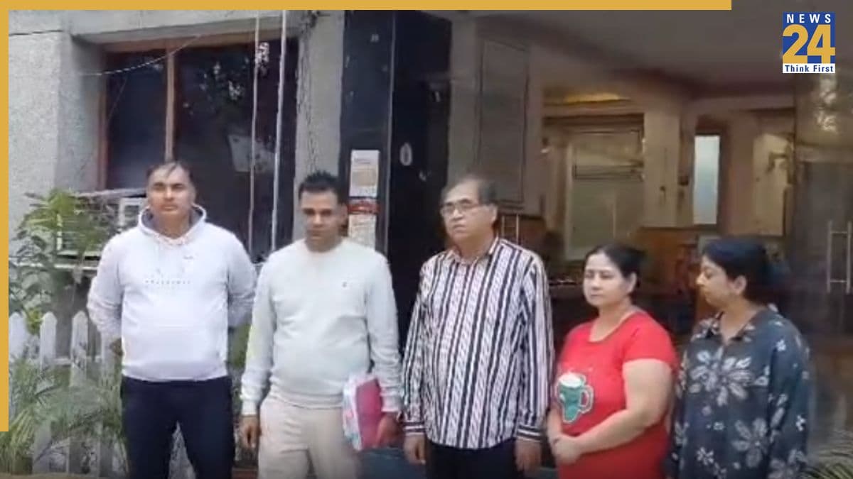 एक ही फ्लैट कई लोगों को बेचकर करोड़ों की ठगी, ‘बंटी–बबली’ दंपती गिरफ्तार