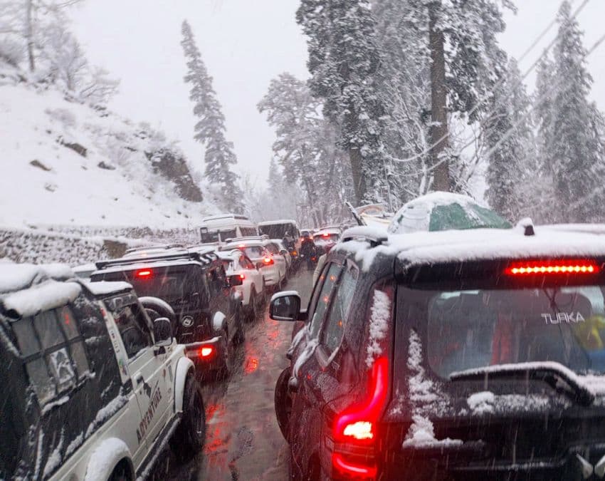 अटल टनल रोहतांग में बर्फबारी