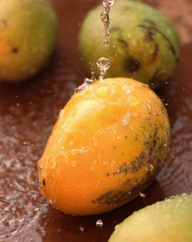 कैसे खाने चाहिए आम 