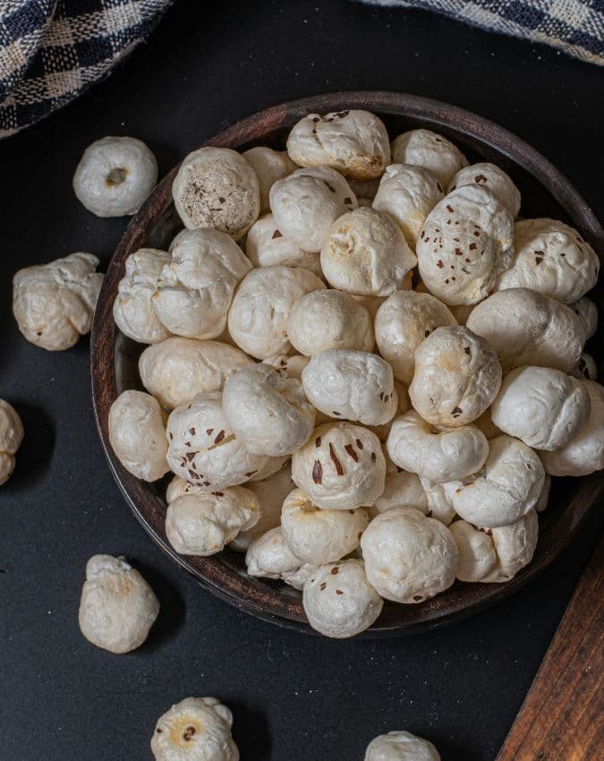 मखाना या मूंगफली 