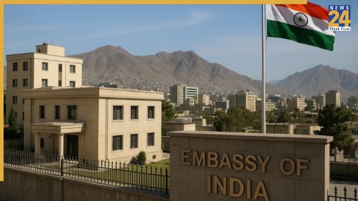 मिडिल ईस्ट तनाव के बीच भारत सतर्क, संसद में सरकार ने बताया- ईरान में हैं 9000 भारतीय