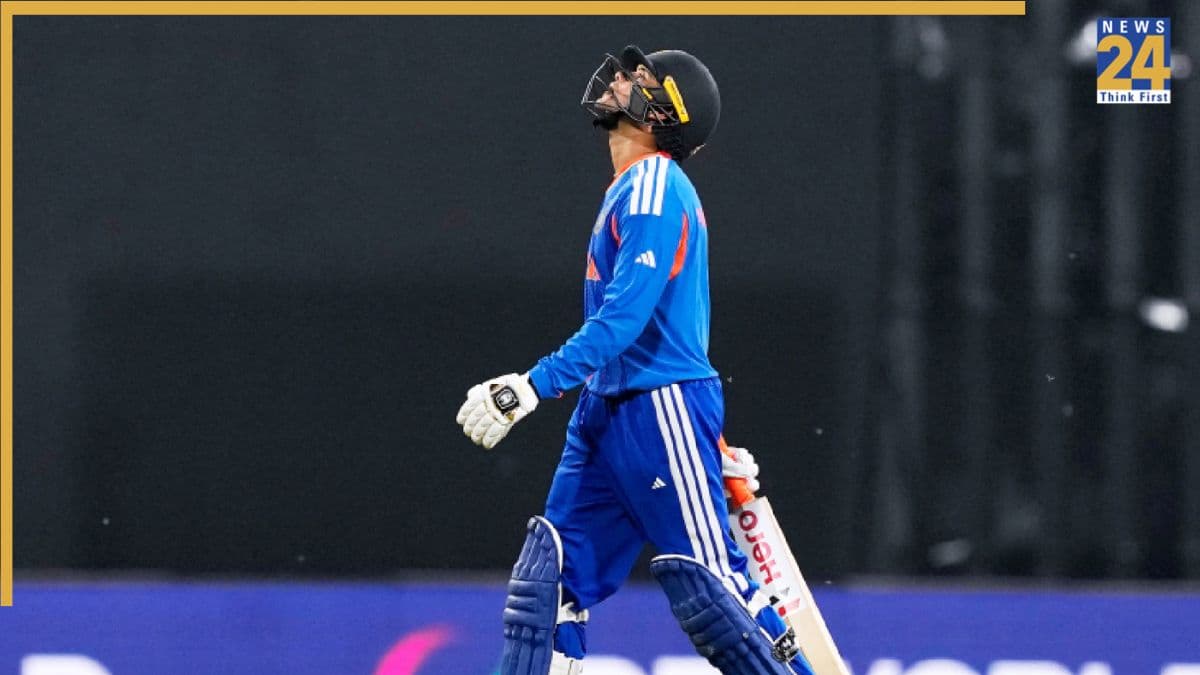 खराब फॉर्म से परेशान अभिषेक शर्मा को मिला कपिल देव से 'गुरुमंत्र', फाइनल से पहले दी कमबैक करने की टिप्स