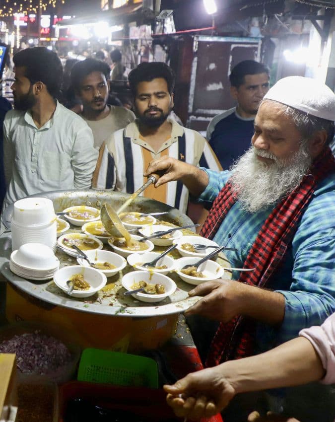 आधी रात खाने का मजा