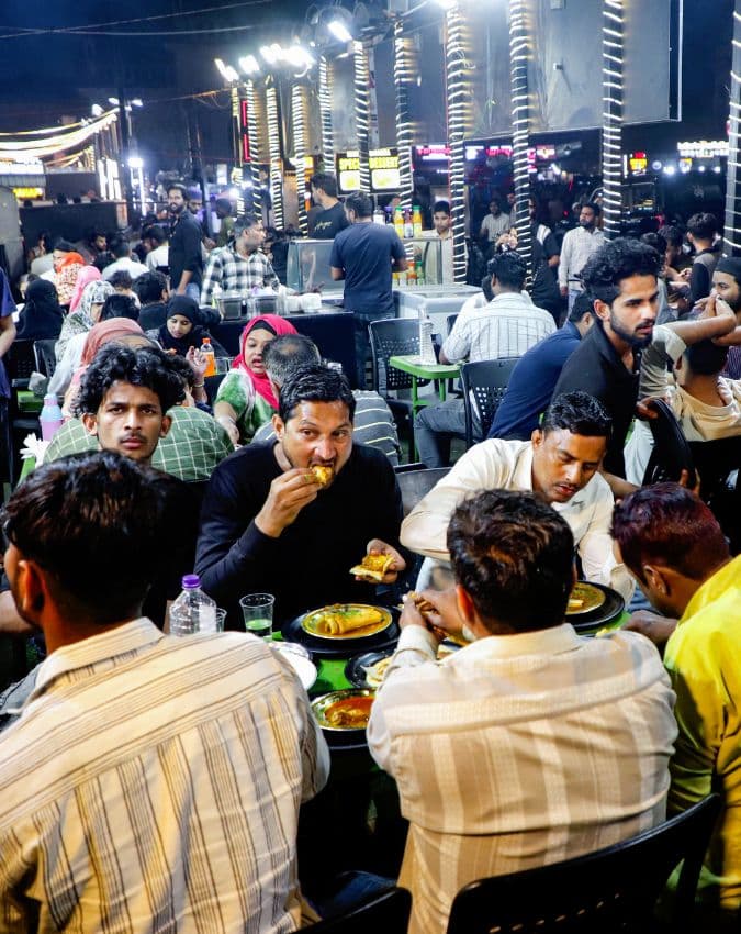 नखास मार्केट रातें गुजलार