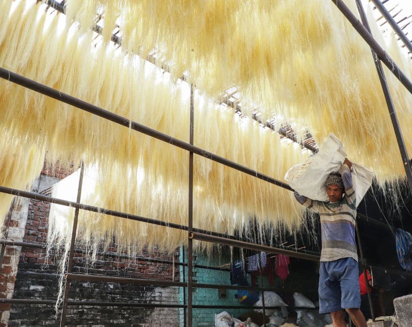 सेवइयों के पैकेट की खरीद