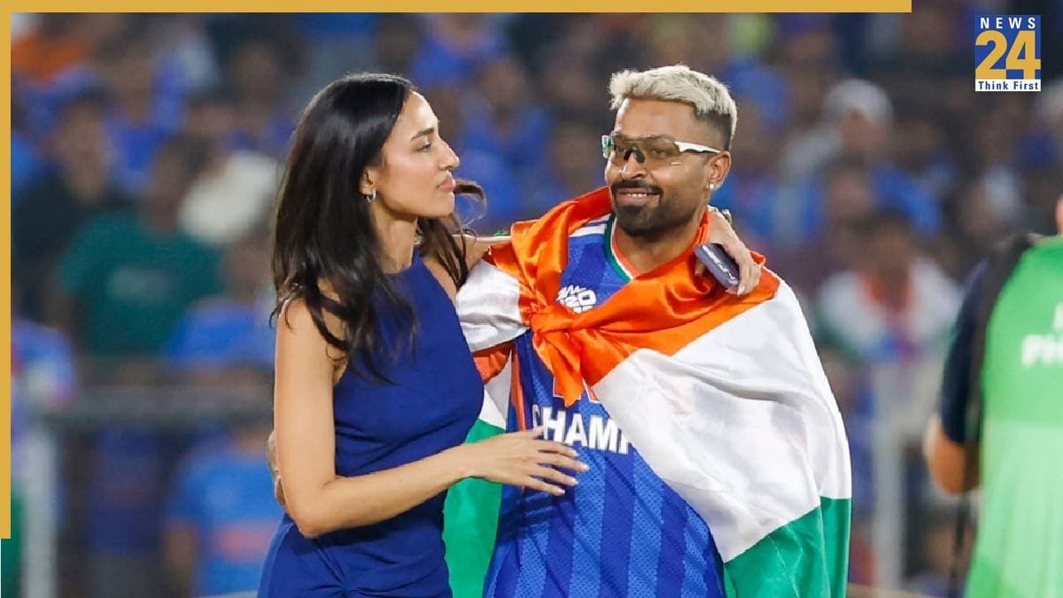 हार्दिक पंड्या के खिलाफ शिकायत दर्ज, T20 वर्ल्ड कप जीतने के जश्न में तिरंगे के अपमान का लगा आरोप
